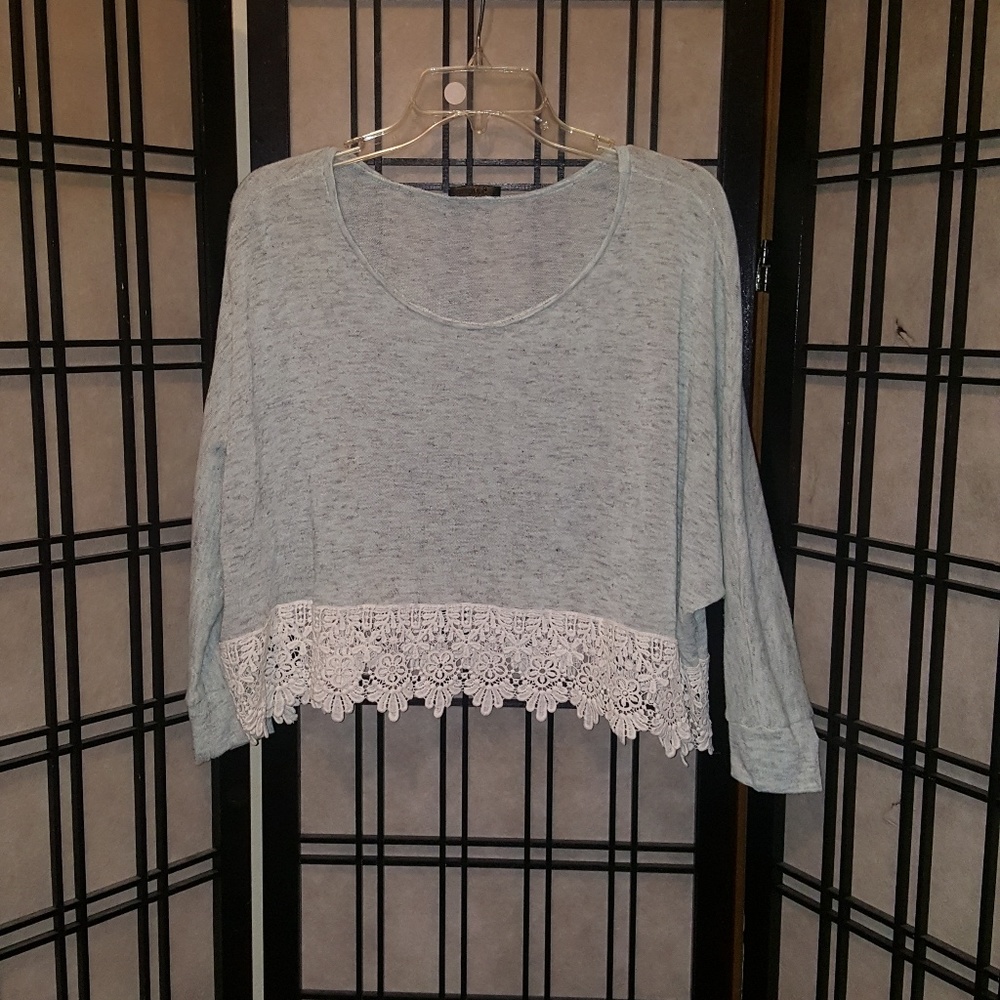 🌹Knit Top w/Lace Detail🛍